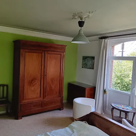 Les Ormes Apartment *